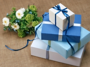 Using Gifts to Improve Your Brand